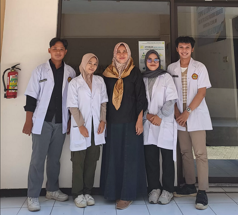 Mahasiswa Akademi Farmasi Mitra Sehat Mandiri Sidoarjo Raih Medali Emas dalam Kompetisi Invention and Innovation Fair National