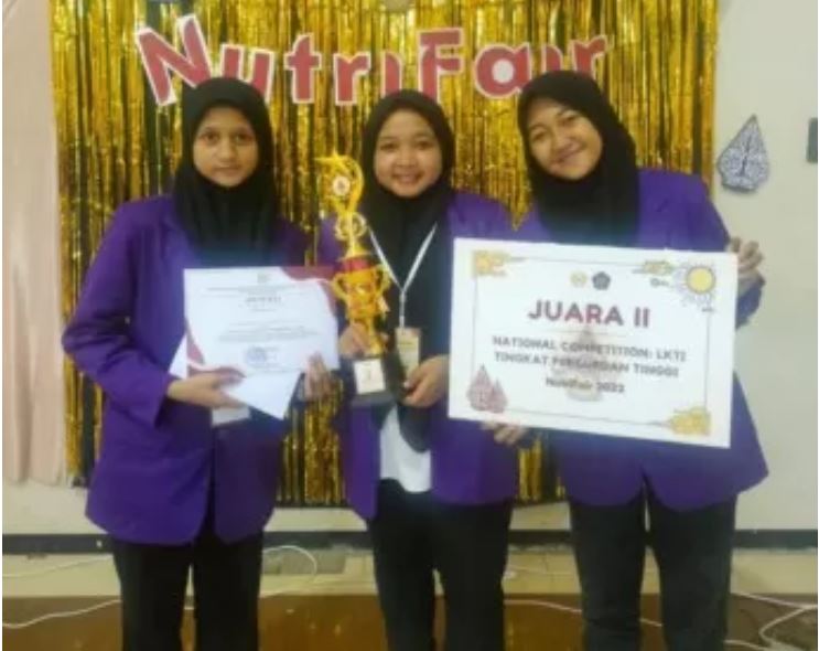 Akademi Farmasi Mitra Sehat Mandiri Sidoarjo Raih Juara 2 Kompetisi Nutrifair