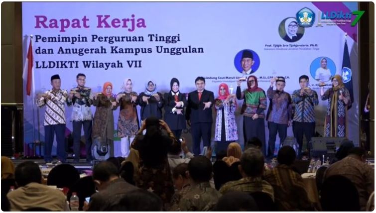 Akademi Farmasi Mitra Sehat Mandiri Sidoarjo Raih Penghargaan dari LLDIKTI