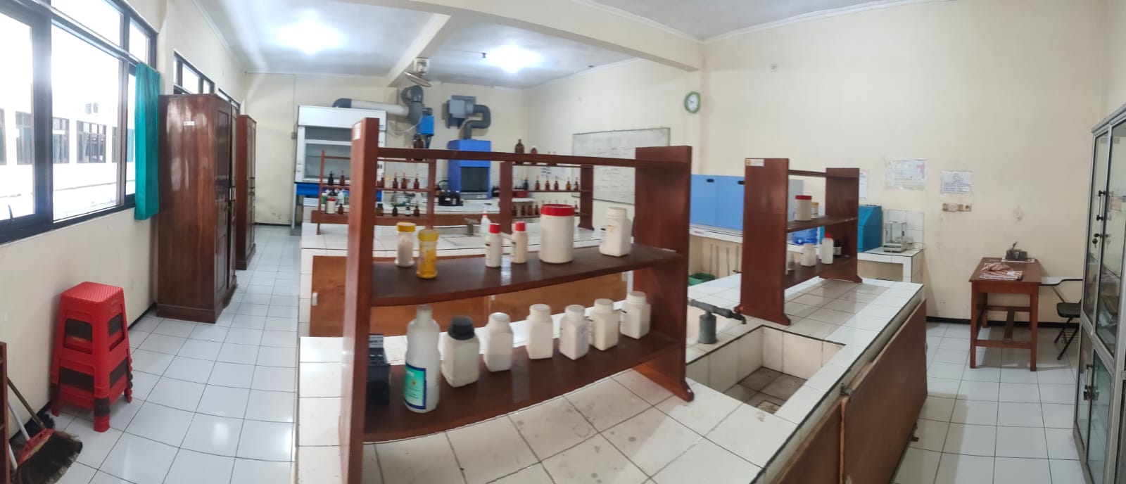 Laboratorium Kimia Farmasi